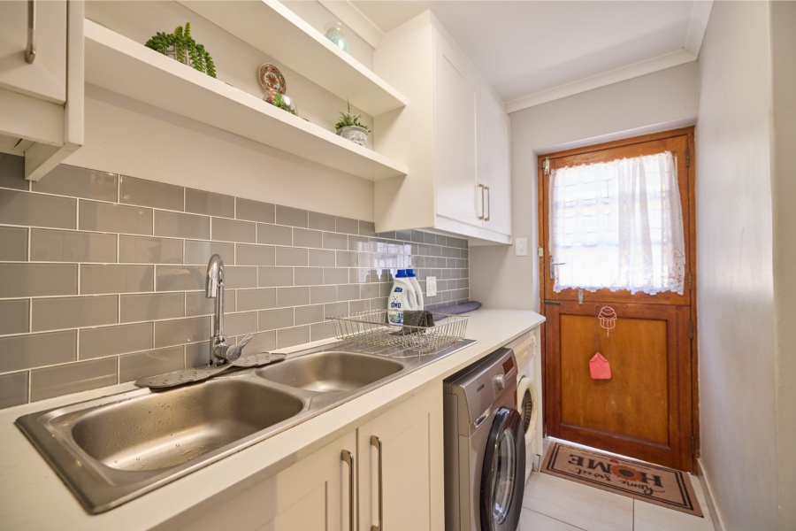 4 Bedroom Property for Sale in Fish Hoek Western Cape